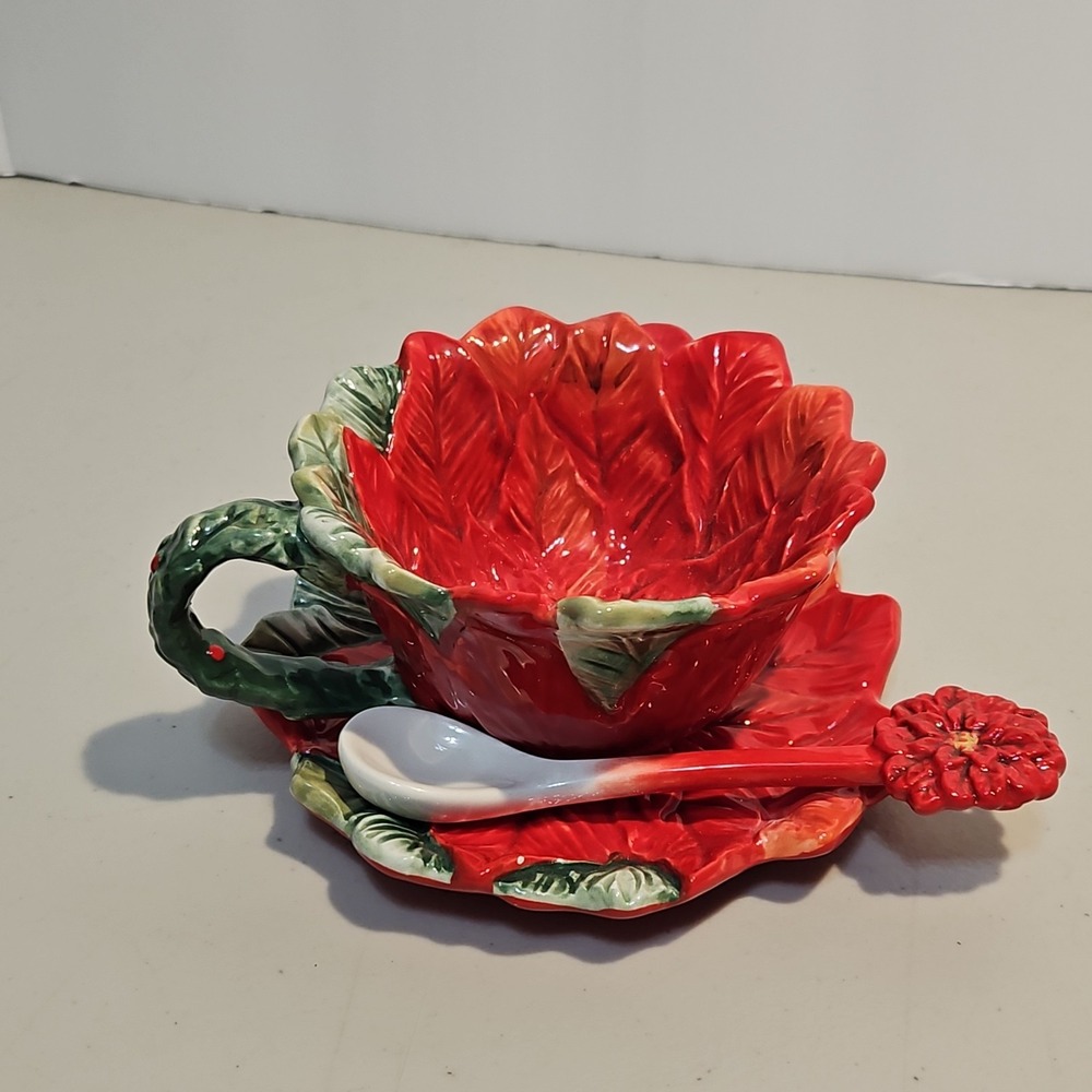 CORNER RUBY Poinsettia Cup And Saucer Set With Spoon